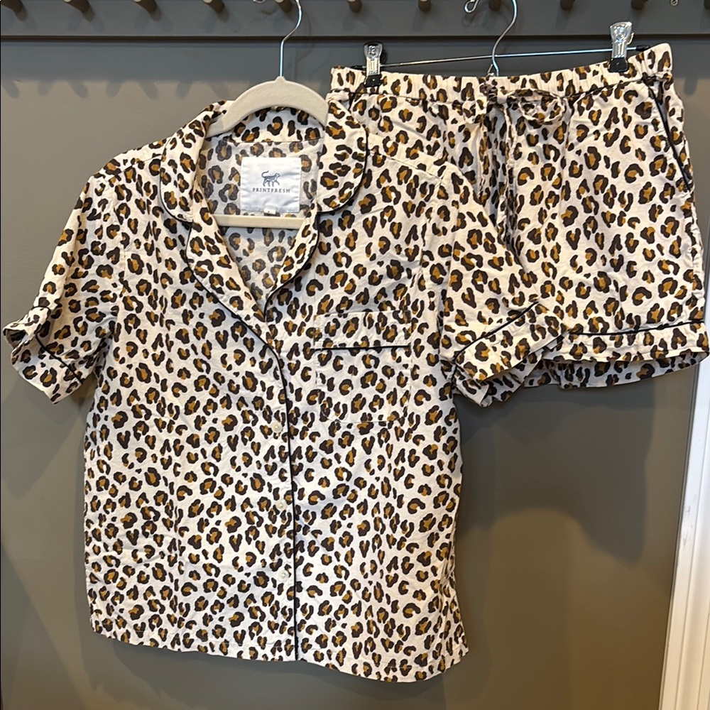 Print Fresh Lounging Leopard Short Set in Latte